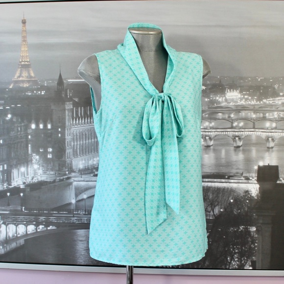 Banana Republic Tops - Banana Republic Sleeveless Top, M, G12